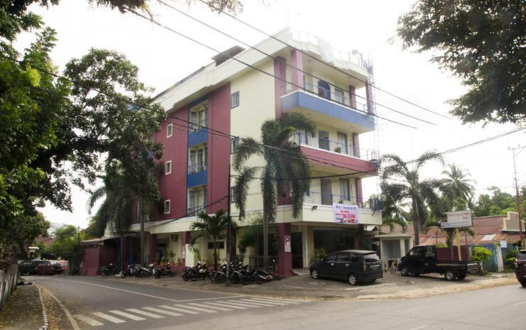 Metropolitan Inn Manado Exterior foto